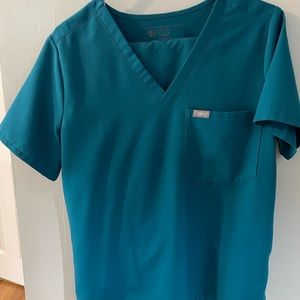 Figs scrub top, Pacific Blue, Size Medium, Mint condition!!